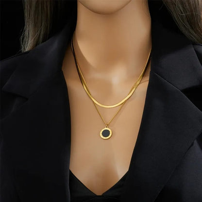 Collar Dorado Doble Círculo Negro
