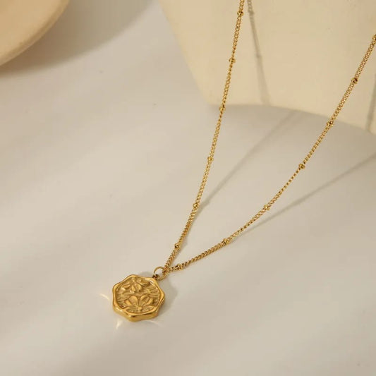 Collar Dorado Con Dije