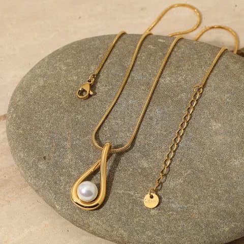 Collar Dorado Con Piedra Blanca