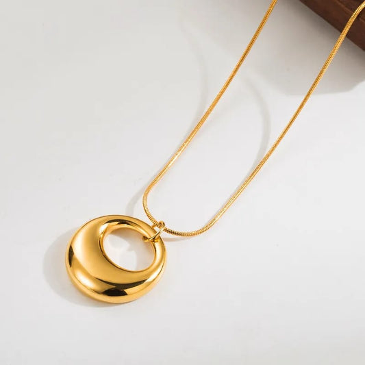 Collar Dorado Media Luna